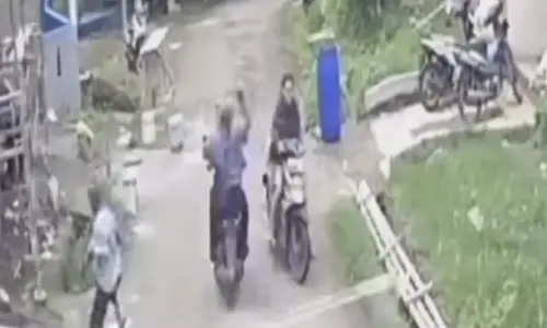 Viral 2 Pria Boncengan Motor Ngebut di Gang Usai Hendak Maling di Bogor